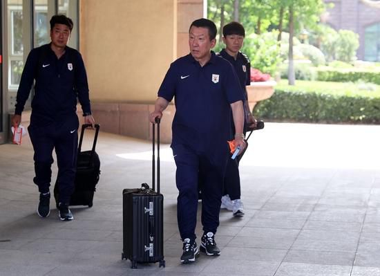 美妇岳出轨迎合高潮
